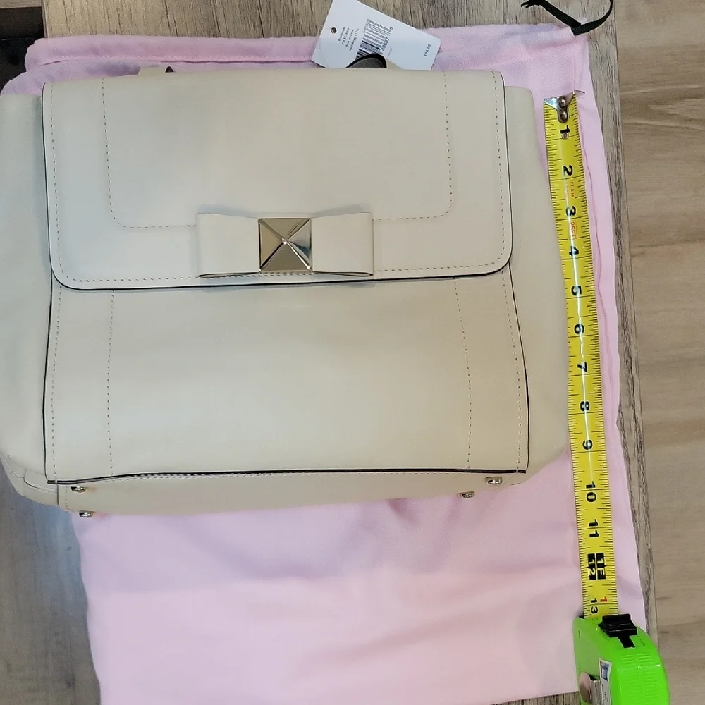 Kate Spade Ivory Bradshaw Bow Bag with Gold Accents Excellent Condition